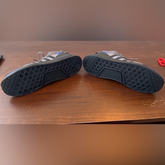 Adidas NMD R1 V2 - Picture 3 of 3